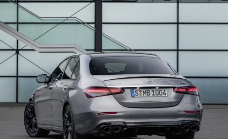2021 Mercedes-AMG E 53 4MATIC+ Night Package (Color: Selenite Grey Metallic) Rear Three-Quarter Wallpapers 450x275 (11)