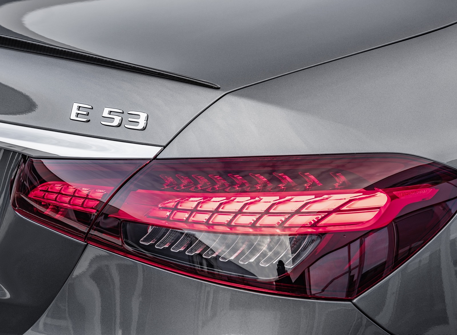 2021 Mercedes-AMG E 53 4MATIC+ Night Package (Color: Selenite Grey Metallic) Tail Light Wallpapers #15 of 21