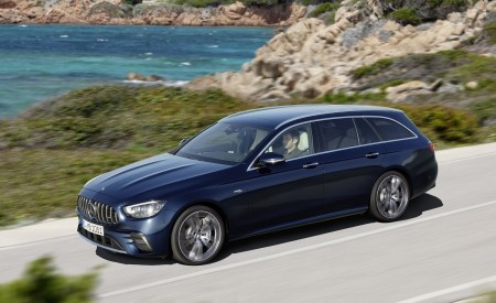 2021 Mercedes-AMG E 53 Estate 4MATIC+ T-Model (Color: Cavansite Blue Metallic) Front Three-Quarter Wallpapers 450x275 (4)