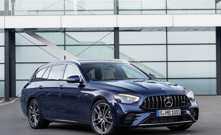 2021 Mercedes-AMG E 53 Estate 4MATIC+ T-Model (Color: Cavansite Blue Metallic) Front Three-Quarter Wallpapers 450x275 (7)
