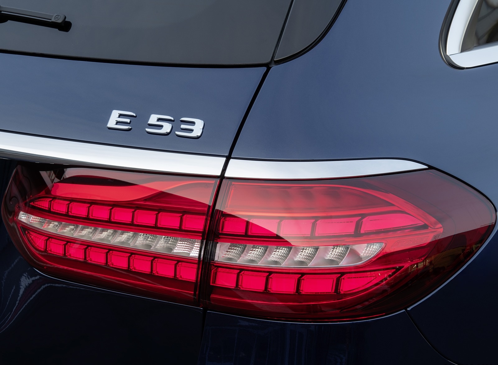 2021 Mercedes-AMG E 53 Estate 4MATIC+ T-Model (Color: Cavansite Blue Metallic) Tail Light Wallpapers #12 of 19