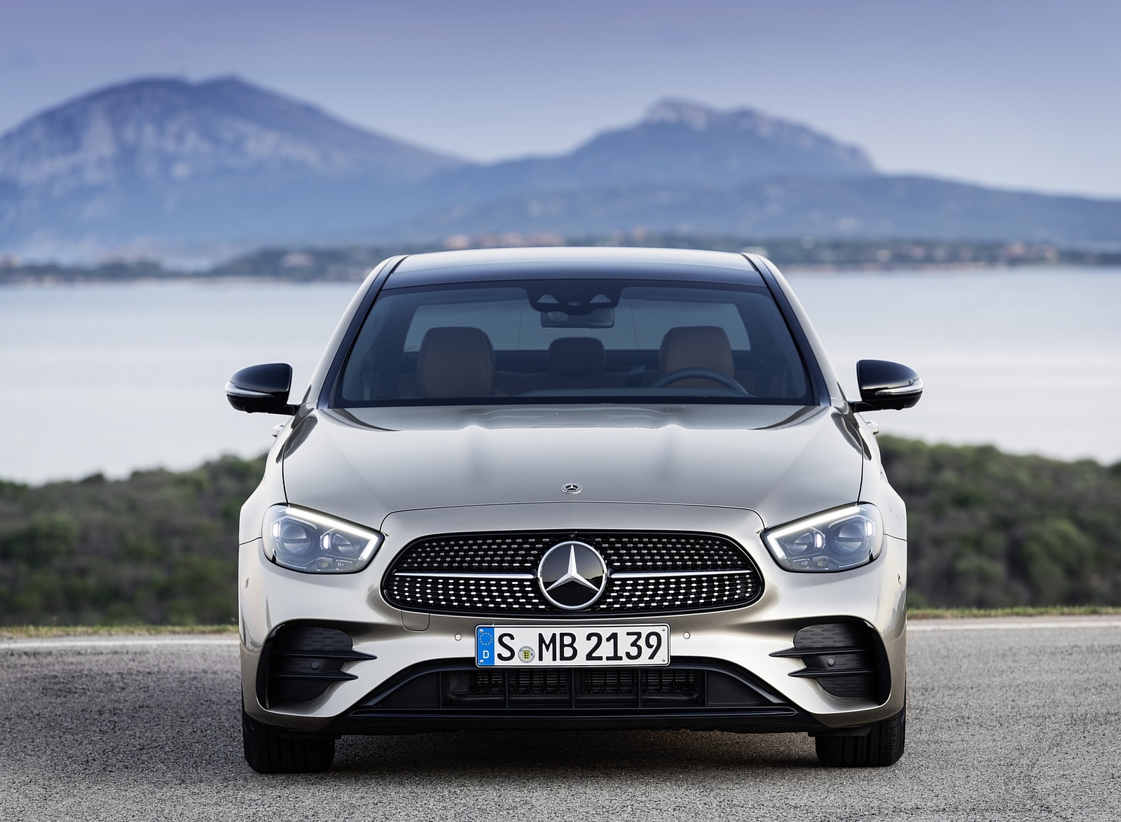 2021 Mercedes-Benz E-Class AMG line (Color: Mojave Silver Metallic) Front Wallpapers #44 of 70