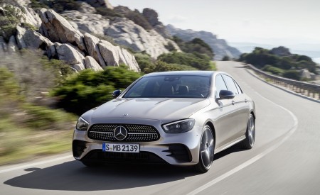 2021 Mercedes-Benz E-Class AMG line (Color: Mojave Silver Metallic) Front Wallpapers 450x275 (24)