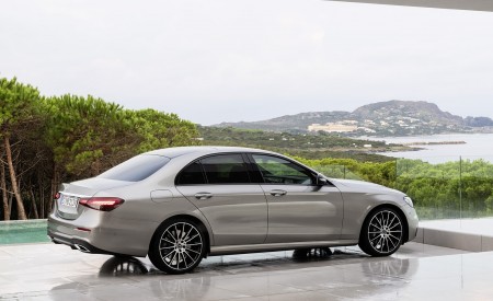 2021 Mercedes-Benz E-Class AMG line (Color: Mojave Silver Metallic) Side Wallpapers 450x275 (48)