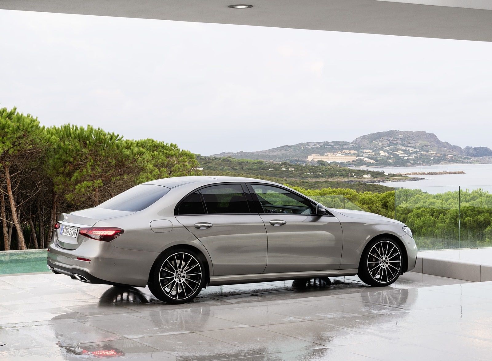 2021 Mercedes-Benz E-Class AMG line (Color: Mojave Silver Metallic) Side Wallpapers #48 of 70