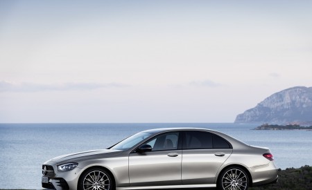 2021 Mercedes-Benz E-Class AMG line (Color: Mojave Silver Metallic) Side Wallpapers 450x275 (39)