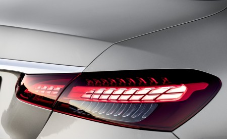 2021 Mercedes-Benz E-Class AMG line (Color: Mojave Silver Metallic) Tail Light Wallpapers 450x275 (50)