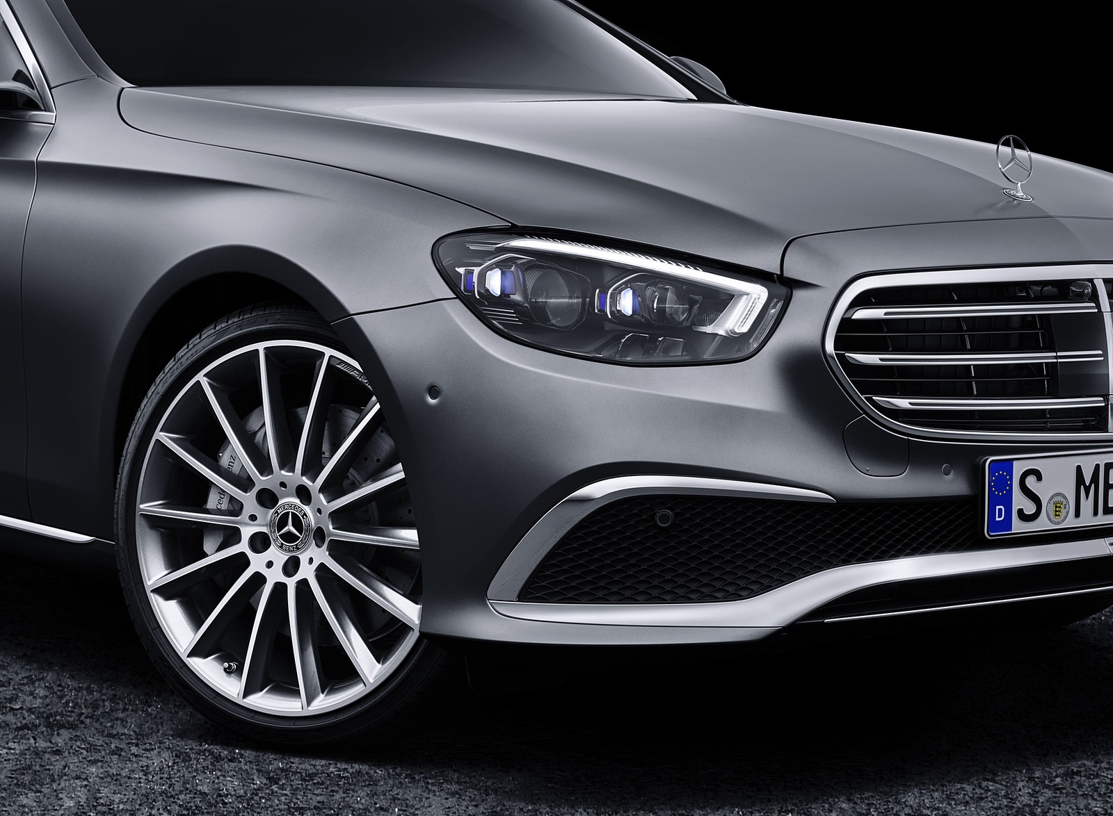 2021 Mercedes-Benz E-Class (Color: Selenit Grey Magno) Headlight Wallpapers #62 of 70