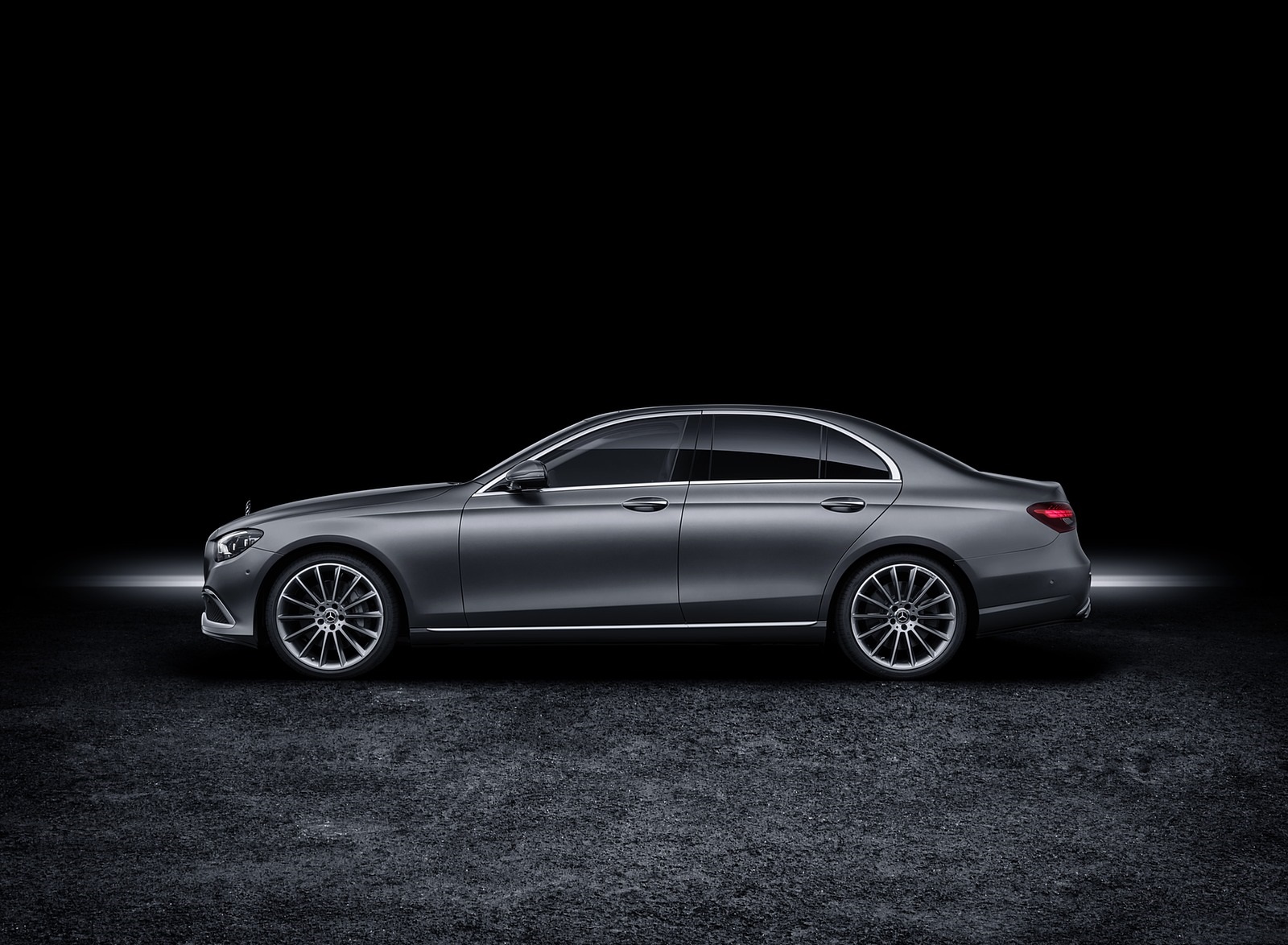 2021 Mercedes-Benz E-Class (Color: Selenit Grey Magno) Side Wallpapers #59 of 70