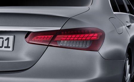 2021 Mercedes-Benz E-Class (Color: Selenit Grey Magno) Tail Light Wallpapers 450x275 (64)