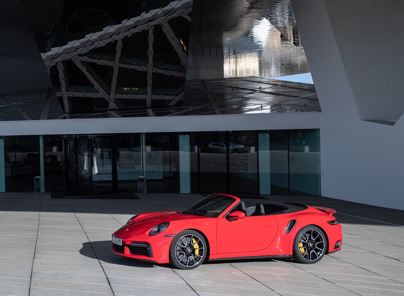 2021 Porsche 911 Turbo S Cabrio (Color: Guards Red) Front Three-Quarter Wallpapers #33 of 114