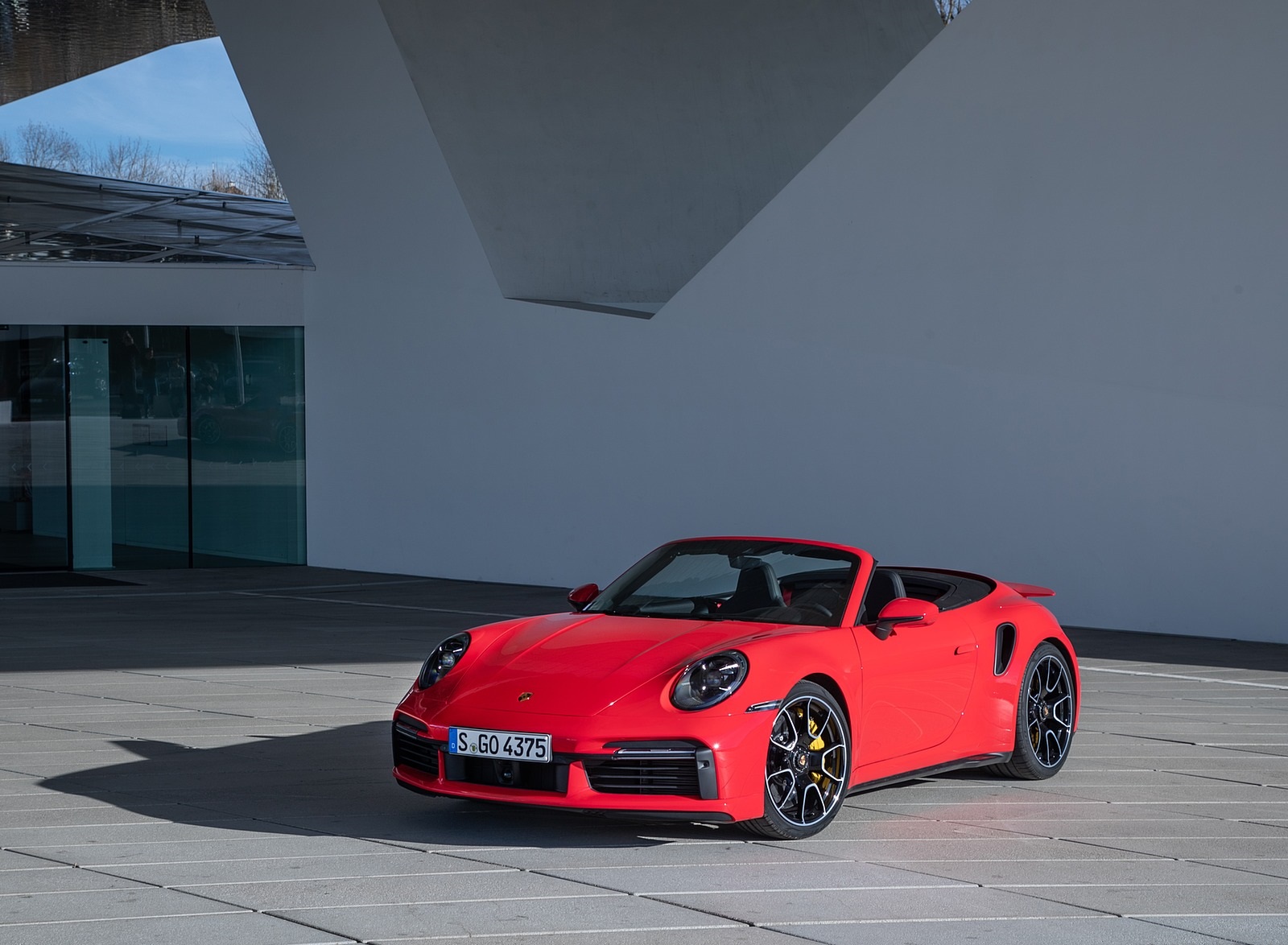 2021 Porsche 911 Turbo S Cabrio (Color: Guards Red) Front Three-Quarter Wallpapers #36 of 114