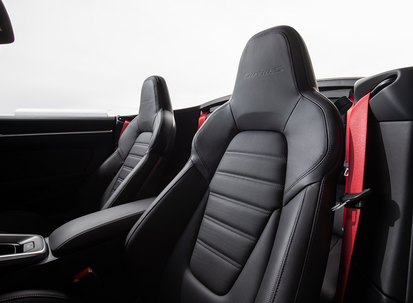 2021 Porsche 911 Turbo S Cabrio (Color: Guards Red) Interior Seats Wallpapers #69 of 114