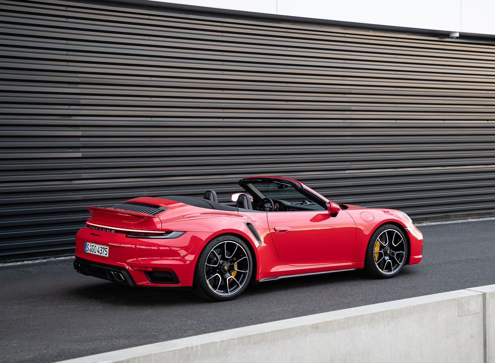 2021 Porsche 911 Turbo S Cabrio (Color: Guards Red) Rear Three-Quarter Wallpapers #40 of 114