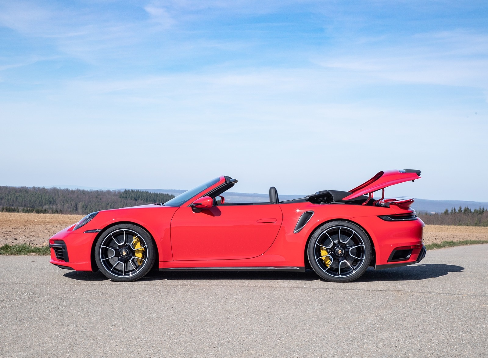 2021 Porsche 911 Turbo S Cabrio (Color: Guards Red) Side Wallpapers #18 of 114