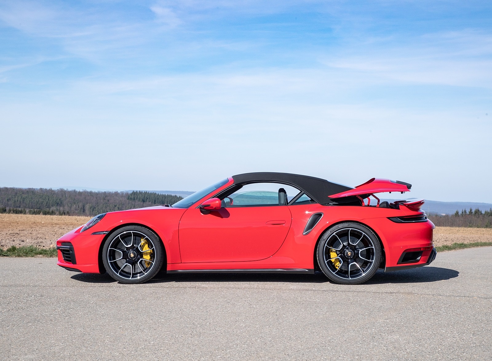 2021 Porsche 911 Turbo S Cabrio (Color: Guards Red) Side Wallpapers #26 of 114