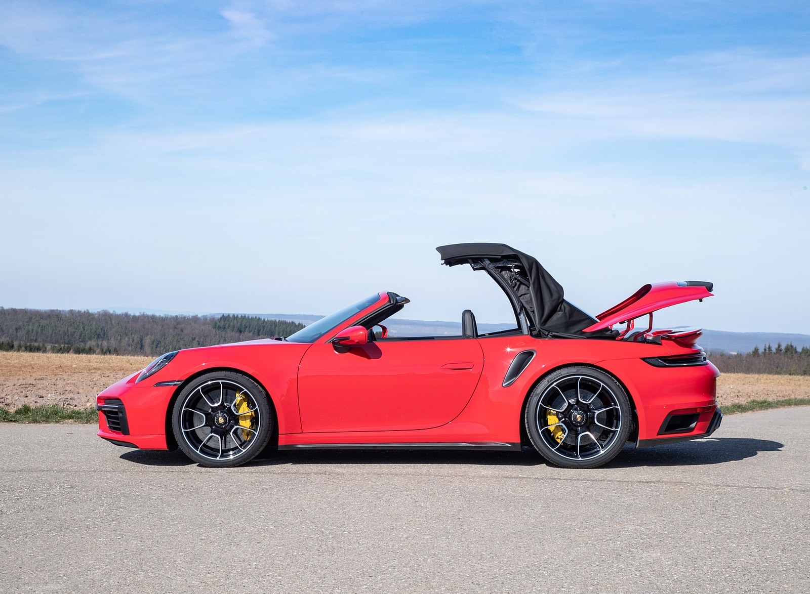 2021 Porsche 911 Turbo S Cabrio (Color: Guards Red) Side Wallpapers #28 of 114
