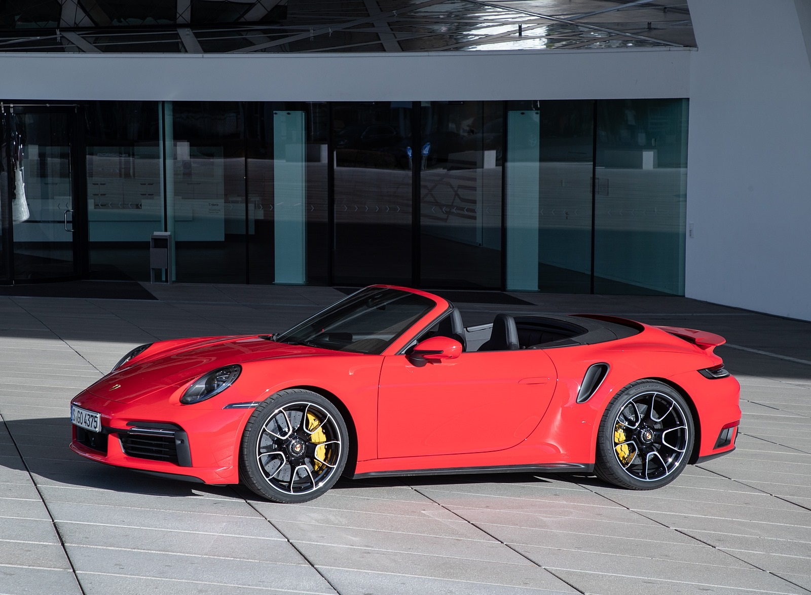 2021 Porsche 911 Turbo S Cabrio (Color: Guards Red) Side Wallpapers #32 of 114