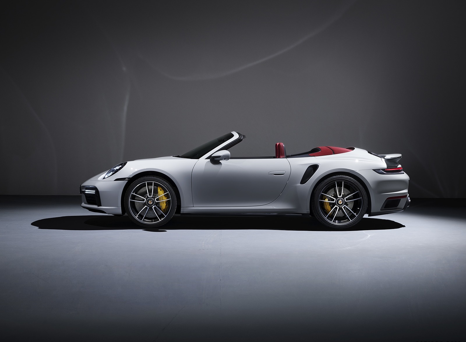 2021 Porsche 911 Turbo S Cabriolet Side Wallpapers #95 of 114