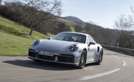 2021 Porsche 911 Turbo S Coupe (Color: GT Silver Metallic) Front Three-Quarter Wallpapers 450x275 (89)
