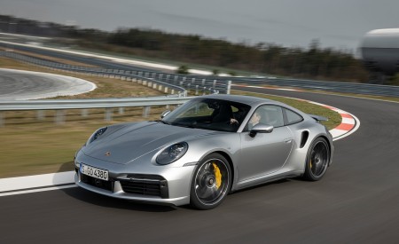 2021 Porsche 911 Turbo S Coupe (Color: GT Silver Metallic) Front Three-Quarter Wallpapers 450x275 (91)