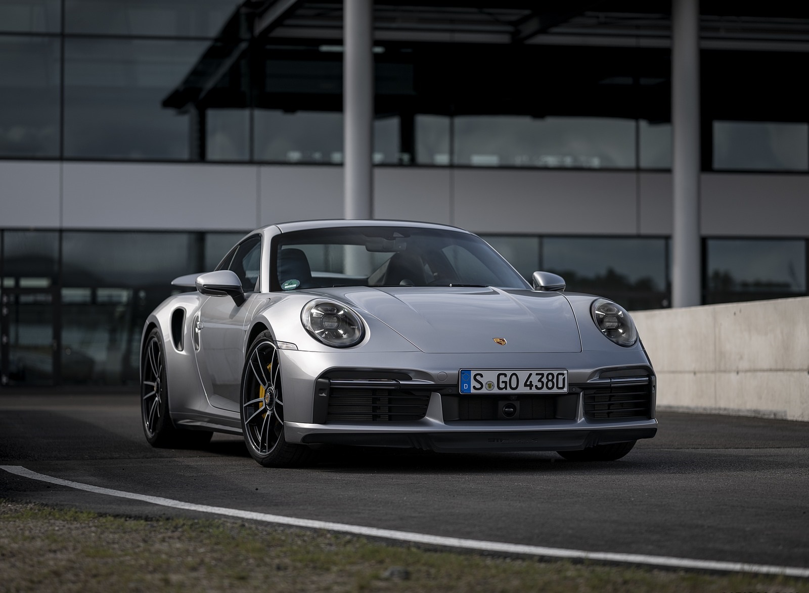 2021 Porsche 911 Turbo S Coupe (Color: GT Silver Metallic) Front Three-Quarter Wallpapers #107 of 254