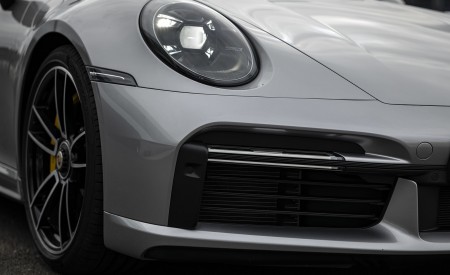 2021 Porsche 911 Turbo S Coupe (Color: GT Silver Metallic) Headlight Wallpapers 450x275 (136)
