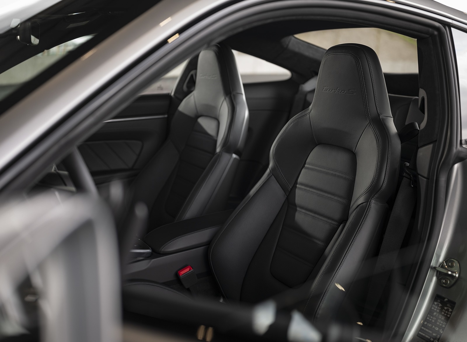 2021 Porsche 911 Turbo S Coupe (Color: GT Silver Metallic) Interior Seats Wallpapers #141 of 254
