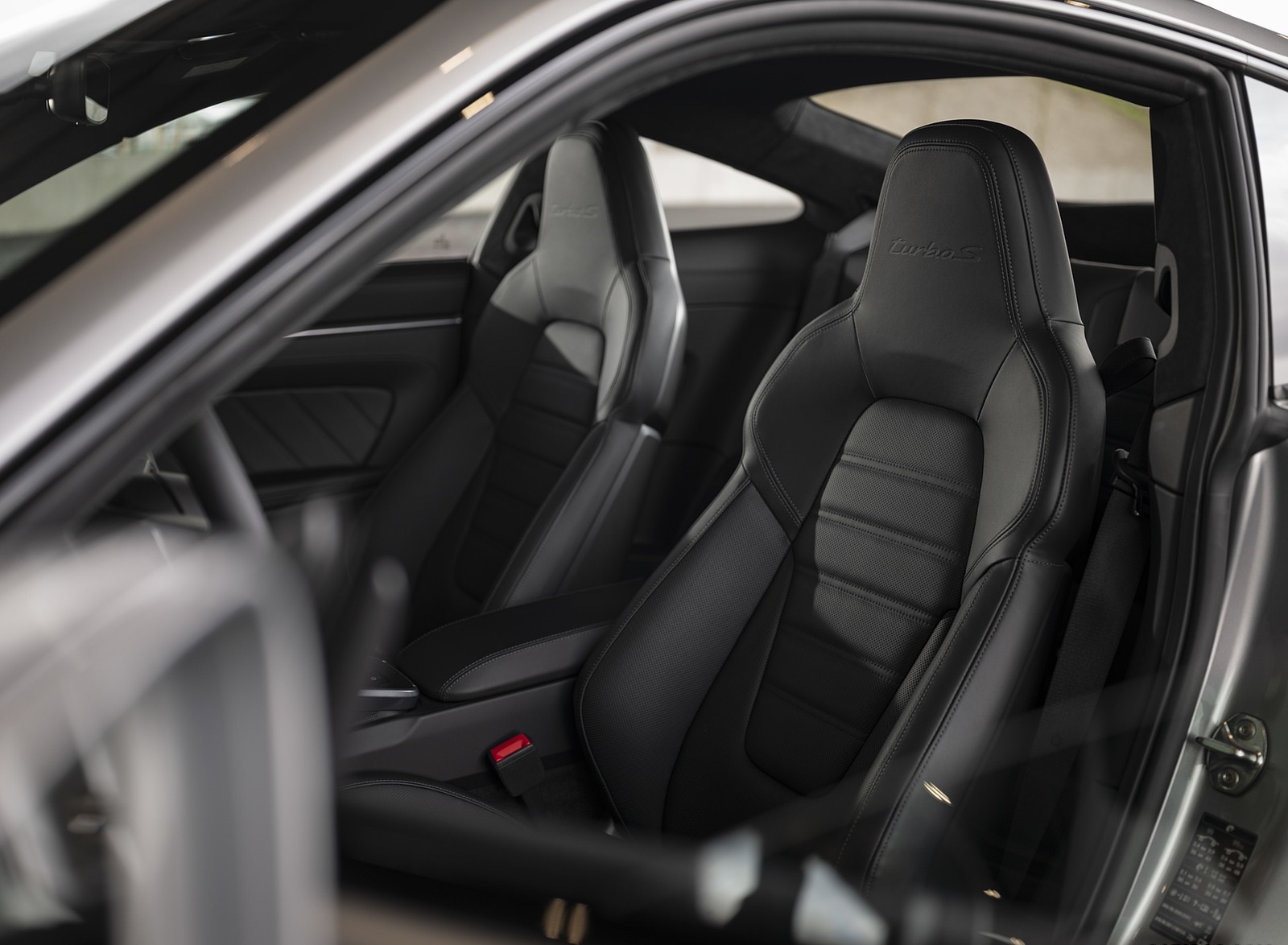 Porsche 911 Turbo s 2020 Interior