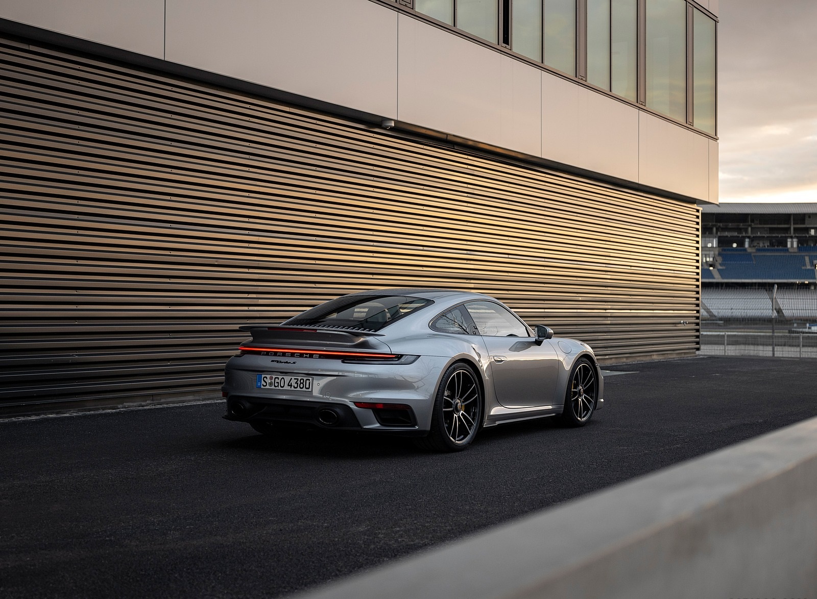 2021 Porsche 911 Turbo S Coupe (Color: GT Silver Metallic) Rear Three-Quarter Wallpapers #123 of 254