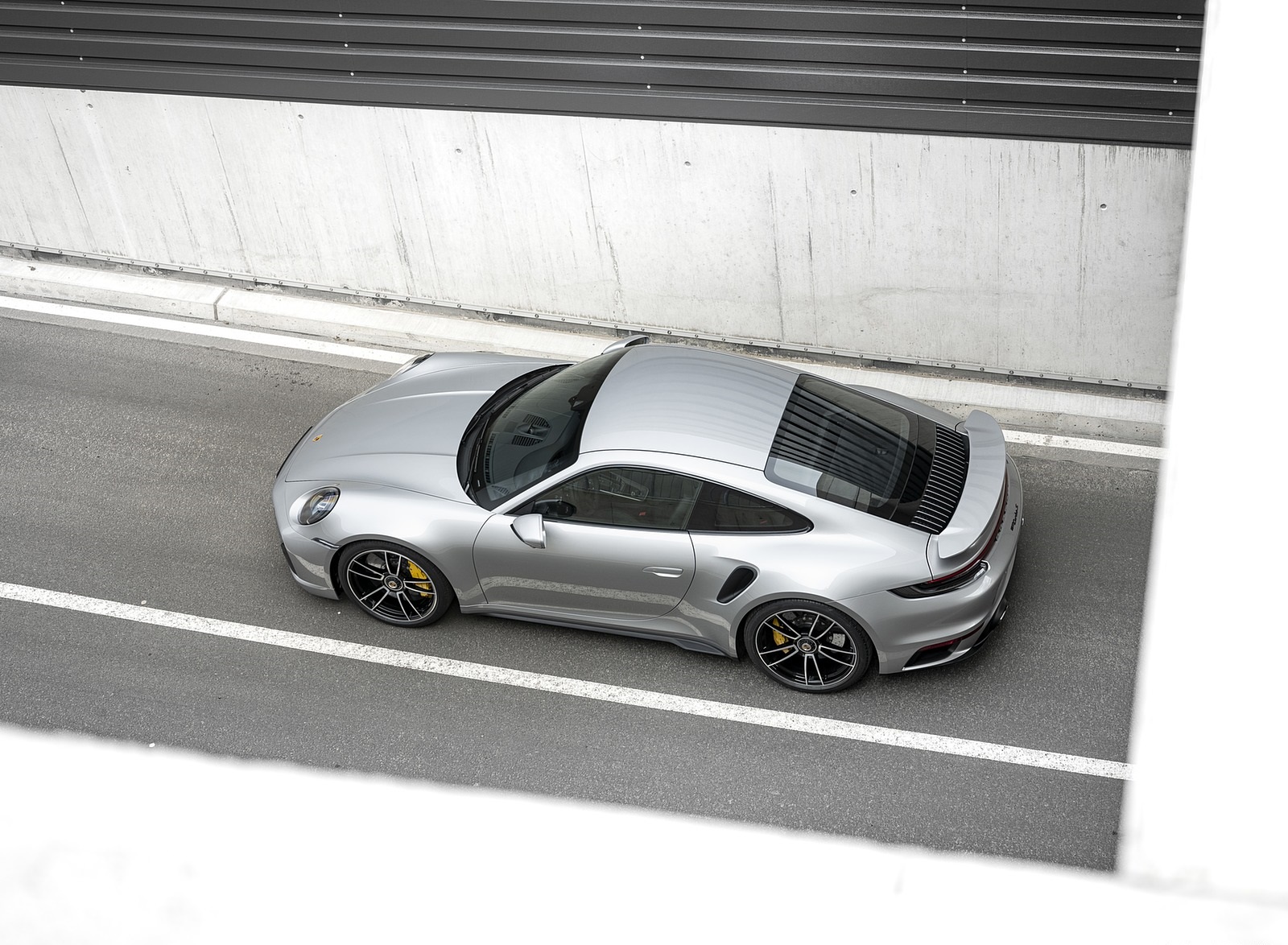 2021 Porsche 911 Turbo S Coupe (Color: GT Silver Metallic) Top Wallpapers #112 of 254