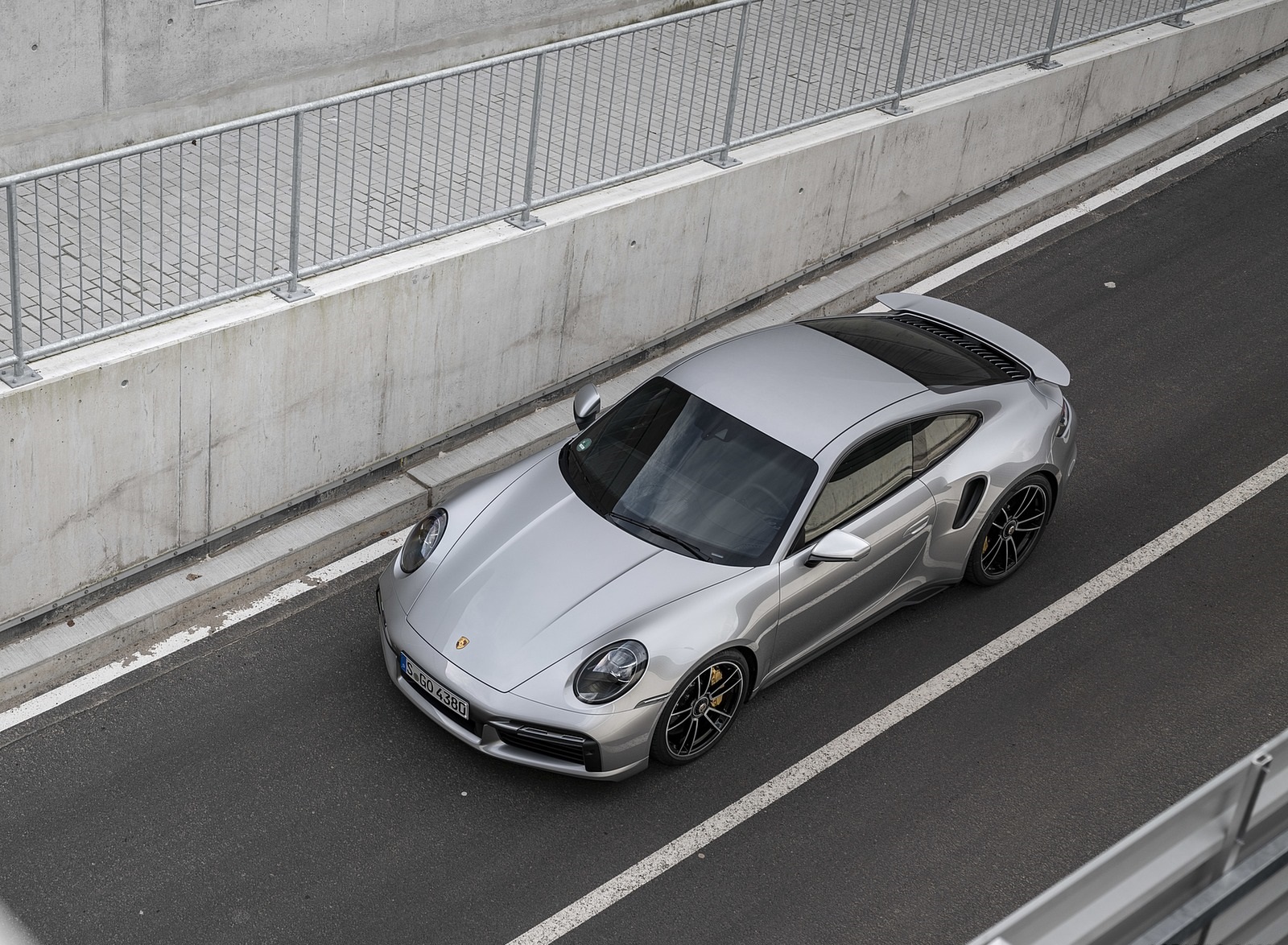 2021 Porsche 911 Turbo S Coupe (Color: GT Silver Metallic) Top Wallpapers #113 of 254