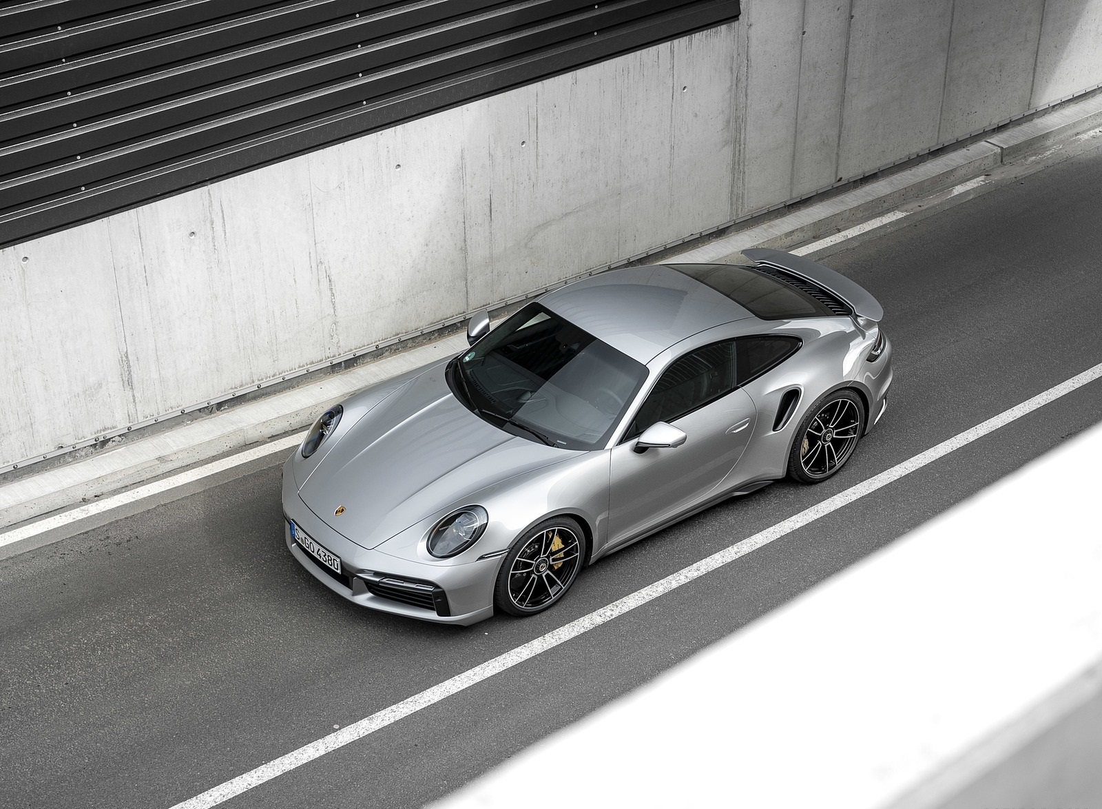 Порше 911 турбо s 2021