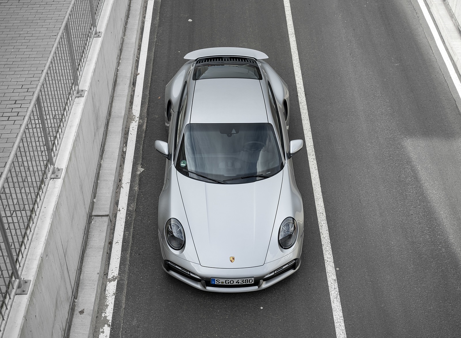 2021 Porsche 911 Turbo S Coupe (Color: GT Silver Metallic) Top Wallpapers #115 of 254
