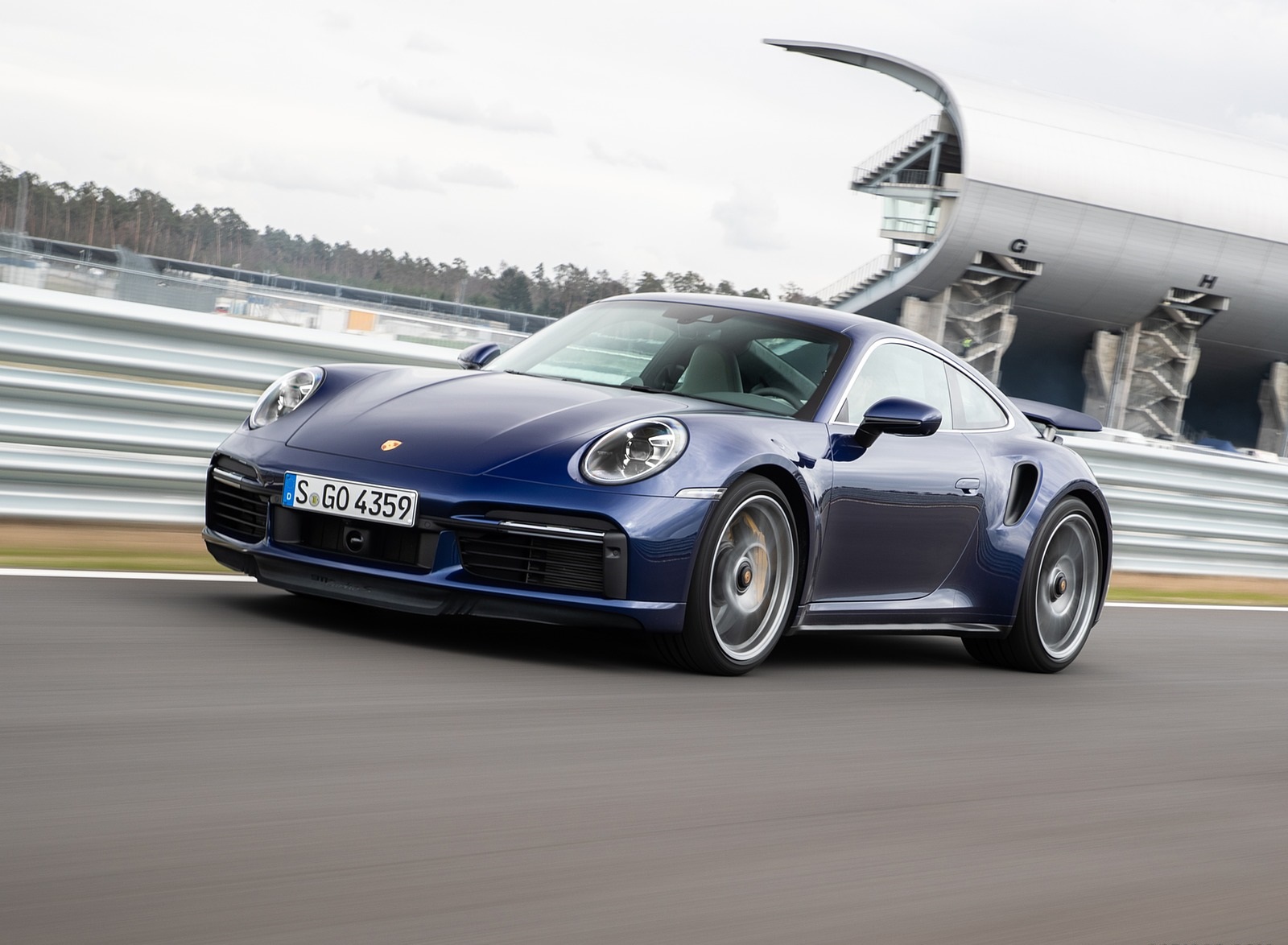 2021 Porsche 911 Turbo S Coupe (Color: Gentian Blue Metallic) Front Three-Quarter Wallpapers #168 of 254
