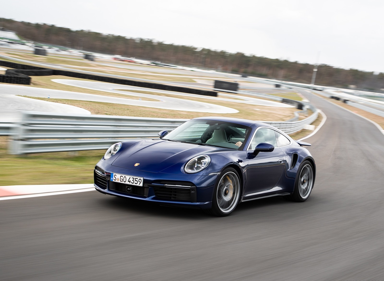 2021 Porsche 911 Turbo S Coupe (Color: Gentian Blue Metallic) Front Three-Quarter Wallpapers #172 of 254