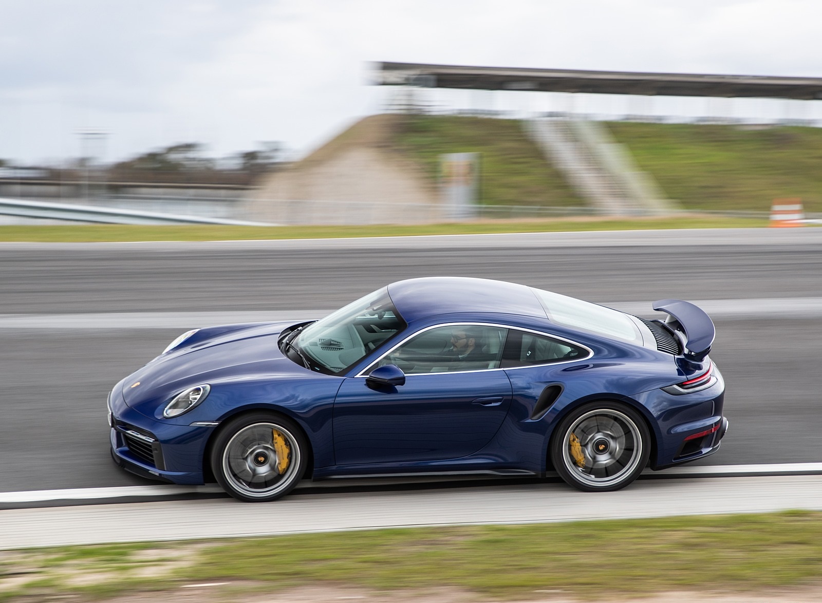 2021 Porsche 911 Turbo S Coupe (Color: Gentian Blue Metallic) Side Wallpapers #179 of 254