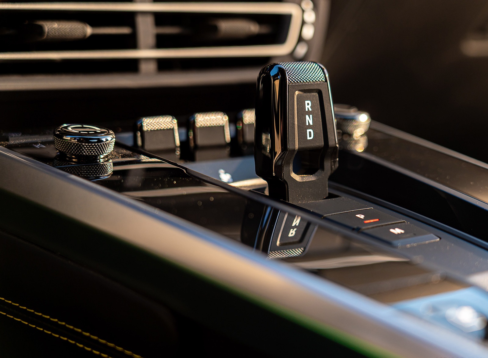 Porsche 911 turbo s la centrale Clearance