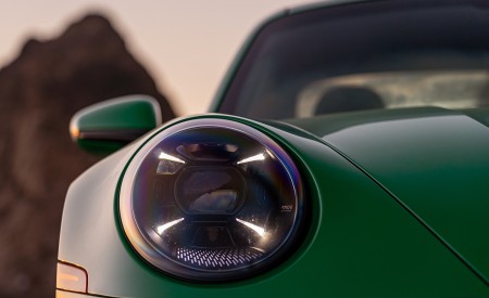 2021 Porsche 911 Turbo S Coupe (Color: Python Green) Headlight Wallpapers 450x275 (28)
