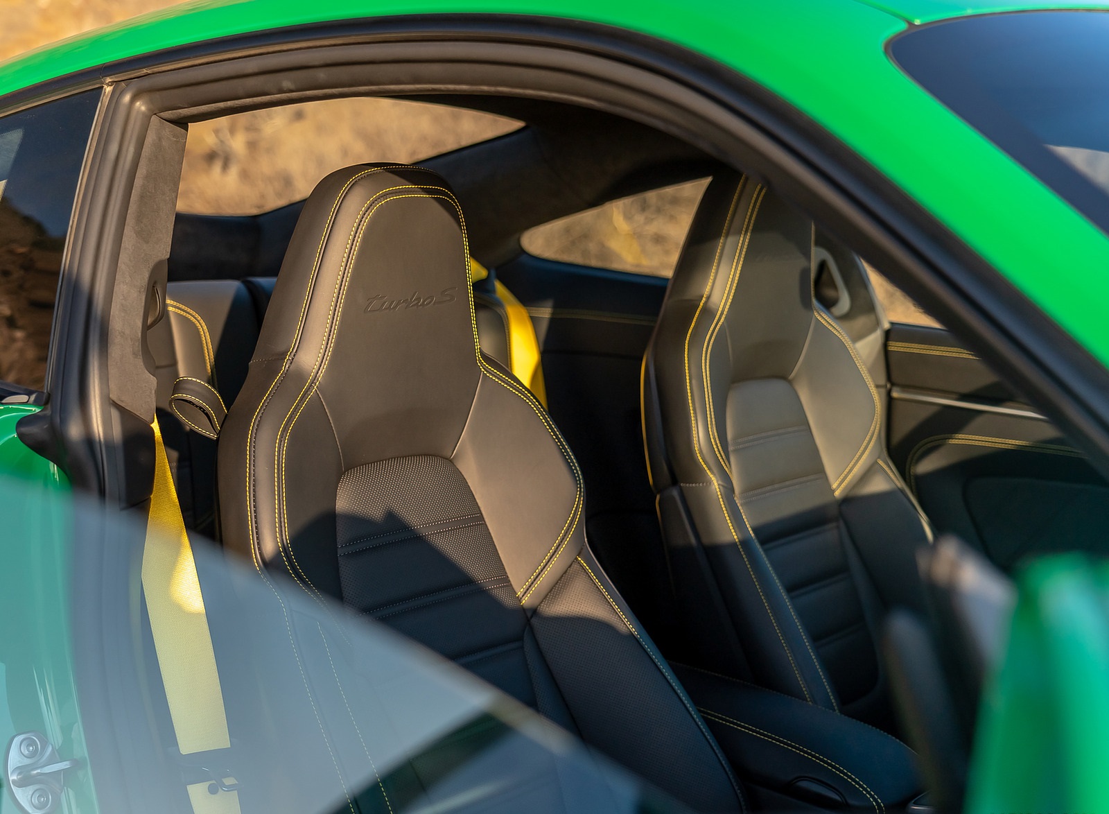 2021 Porsche 911 Turbo S Coupe (Color: Python Green) Interior Seats Wallpapers #52 of 254