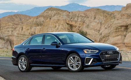 2020 Audi A4 (US-Spec) Front Three-Quarter Wallpapers 450x275 (6)