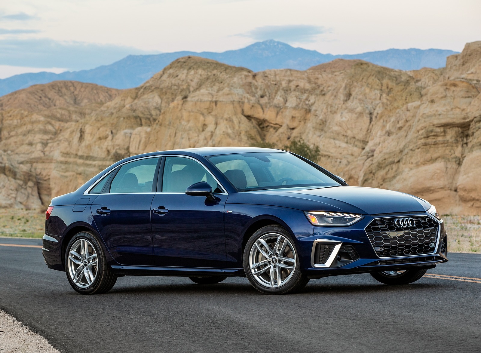 2020 Audi A4 (US-Spec) Front Three-Quarter Wallpapers (6)