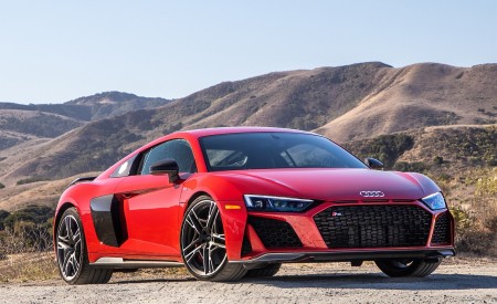 2020 Audi R8 Coupe (US-Spec) Front Three-Quarter Wallpapers 450x275 (30)