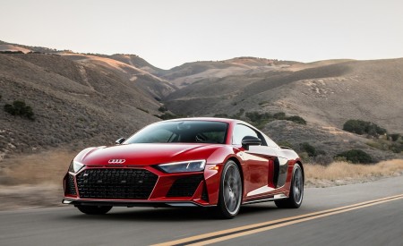 2020 Audi R8 Coupe (US-Spec) Front Three-Quarter Wallpapers 450x275 (16)