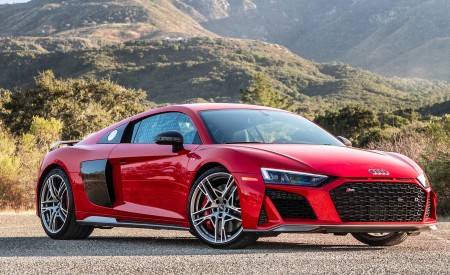 2020 Audi R8 Coupe (US-Spec) Front Three-Quarter Wallpapers 450x275 (31)