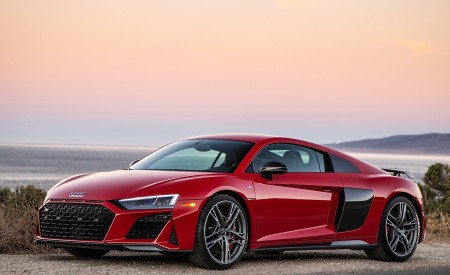 2020 Audi R8 Coupe (US-Spec) Front Three-Quarter Wallpapers 450x275 (32)