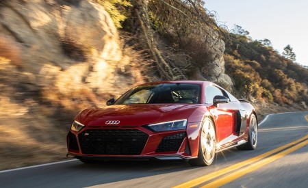 2020 Audi R8 Coupe (US-Spec) Front Wallpapers 450x275 (12)