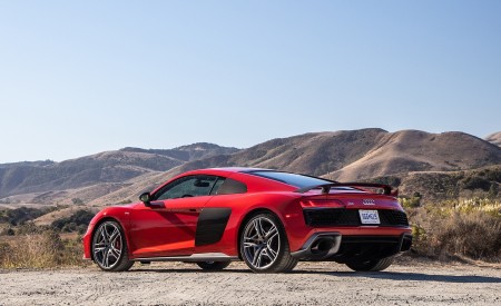 2020 Audi R8 Coupe (US-Spec) Rear Three-Quarter Wallpapers 450x275 (33)