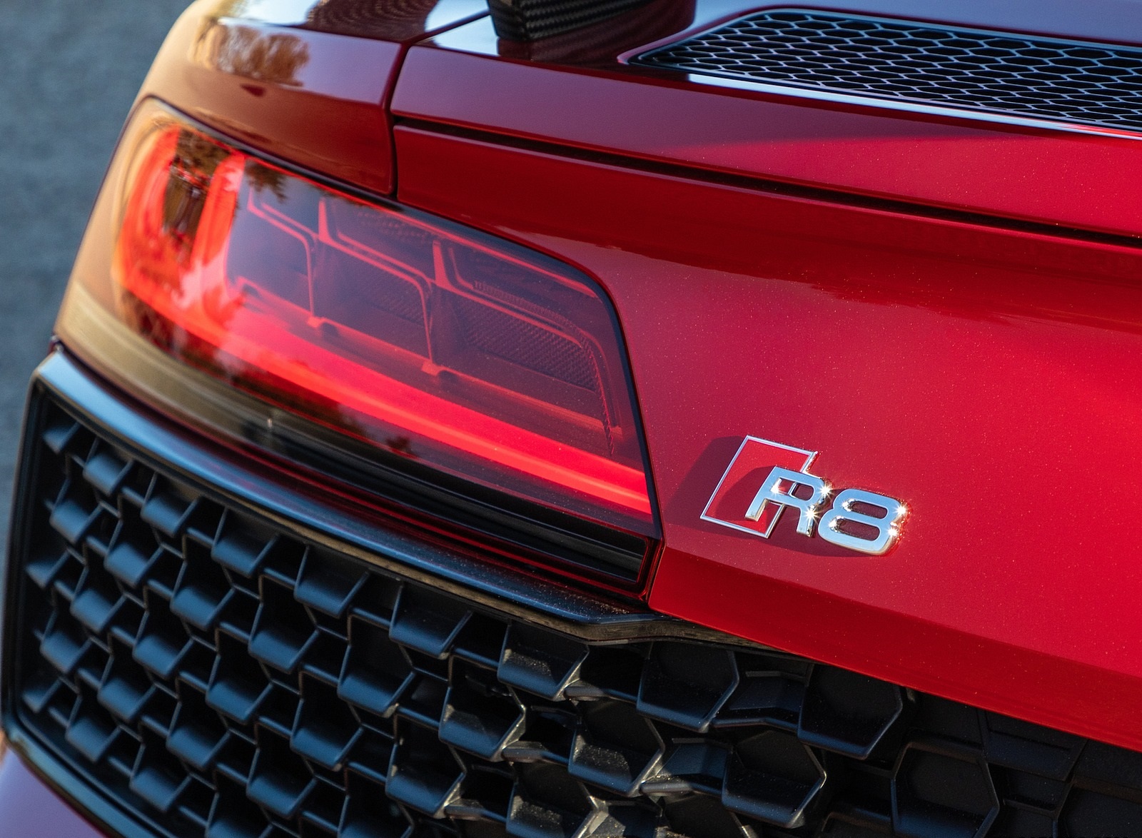2020 Audi R8 Coupe (US-Spec) Tail Light Wallpapers #45 of 62