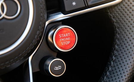 2020 Audi R8 Spyder (US-Spec) Interior Steering Wheel Wallpapers 450x275 (35)